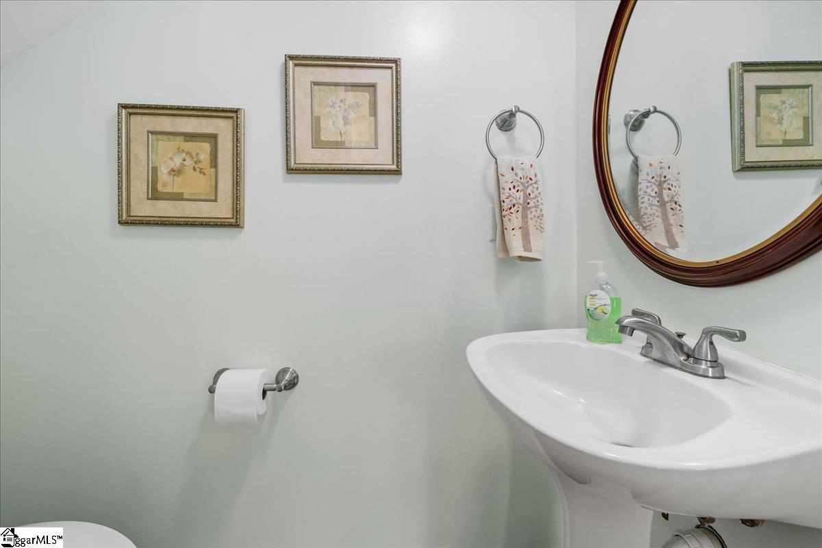 108 Commons Drive Easley, SC 29642 - Photo 31 of 36