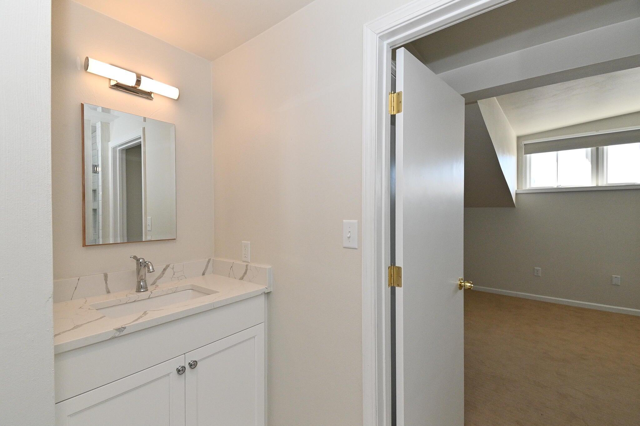 408 South 3rd Street Milwaukee, WI 53204 - Photo 21 of 29 Bath 2