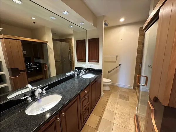 $665,000 | 4950 Central Street, Unit 102, Kansas City, MO 64112
