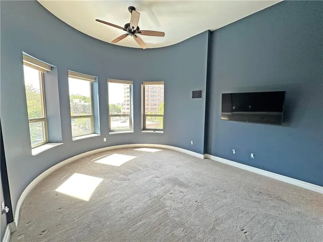 $700,000 | 4950 Central Street, Unit 102, Kansas City, MO 64112