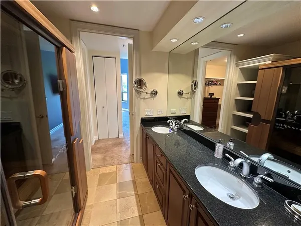$665,000 | 4950 Central Street, Unit 102, Kansas City, MO 64112