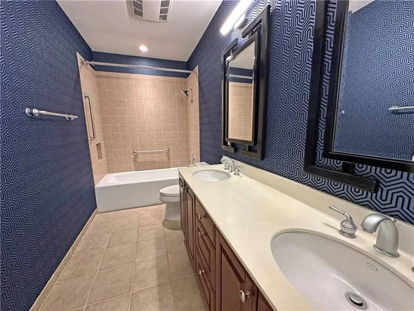 $665,000 | 4950 Central Street, Unit 102, Kansas City, MO 64112