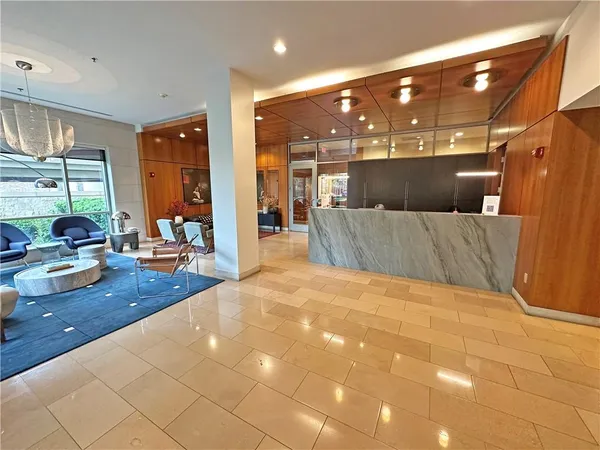 $665,000 | 4950 Central Street, Unit 102, Kansas City, MO 64112