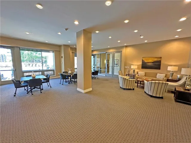 $700,000 | 4950 Central Street, Unit 102, Kansas City, MO 64112