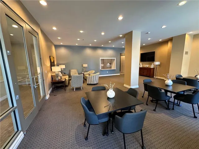 $700,000 | 4950 Central Street, Unit 102, Kansas City, MO 64112