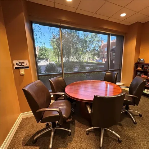 $700,000 | 4950 Central Street, Unit 102, Kansas City, MO 64112