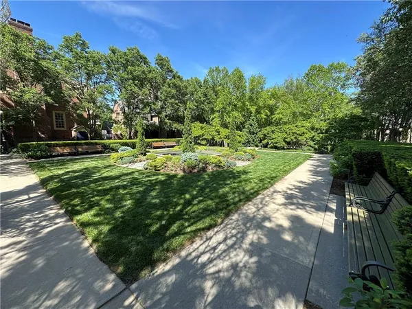 $665,000 | 4950 Central Street, Unit 102, Kansas City, MO 64112