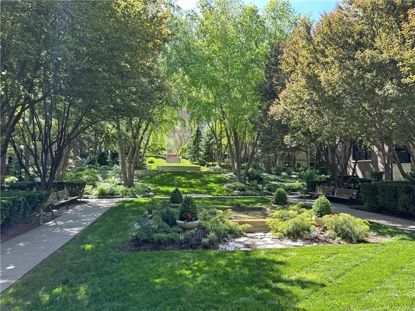 $665,000 | 4950 Central Street, Unit 102, Kansas City, MO 64112