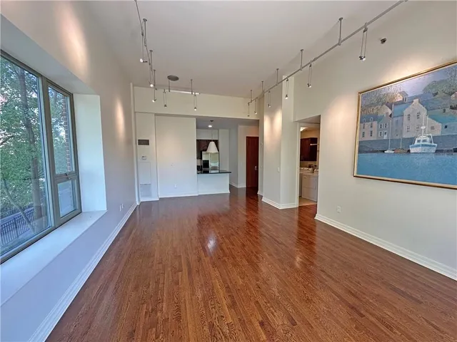 $700,000 | 4950 Central Street, Unit 102, Kansas City, MO 64112