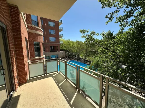 $665,000 | 4950 Central Street, Unit 102, Kansas City, MO 64112