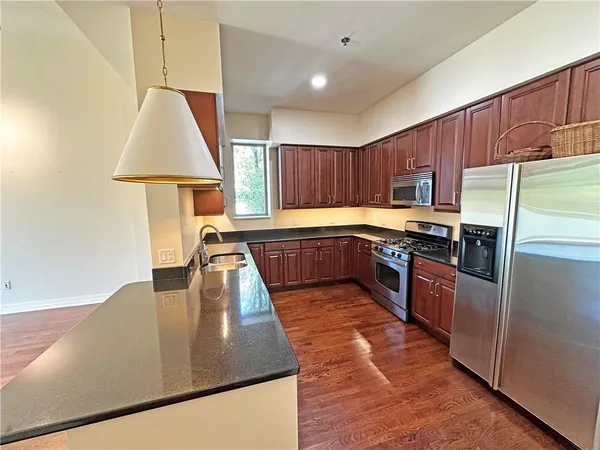 $665,000 | 4950 Central Street, Unit 102, Kansas City, MO 64112