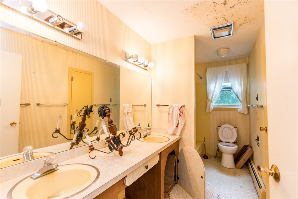 120 Holly Road Marshfield, MA 02050 - Photo 16 of 36