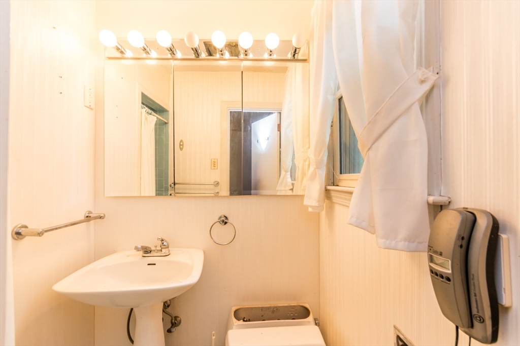 120 Holly Road Marshfield, MA 02050 - Photo 19 of 36