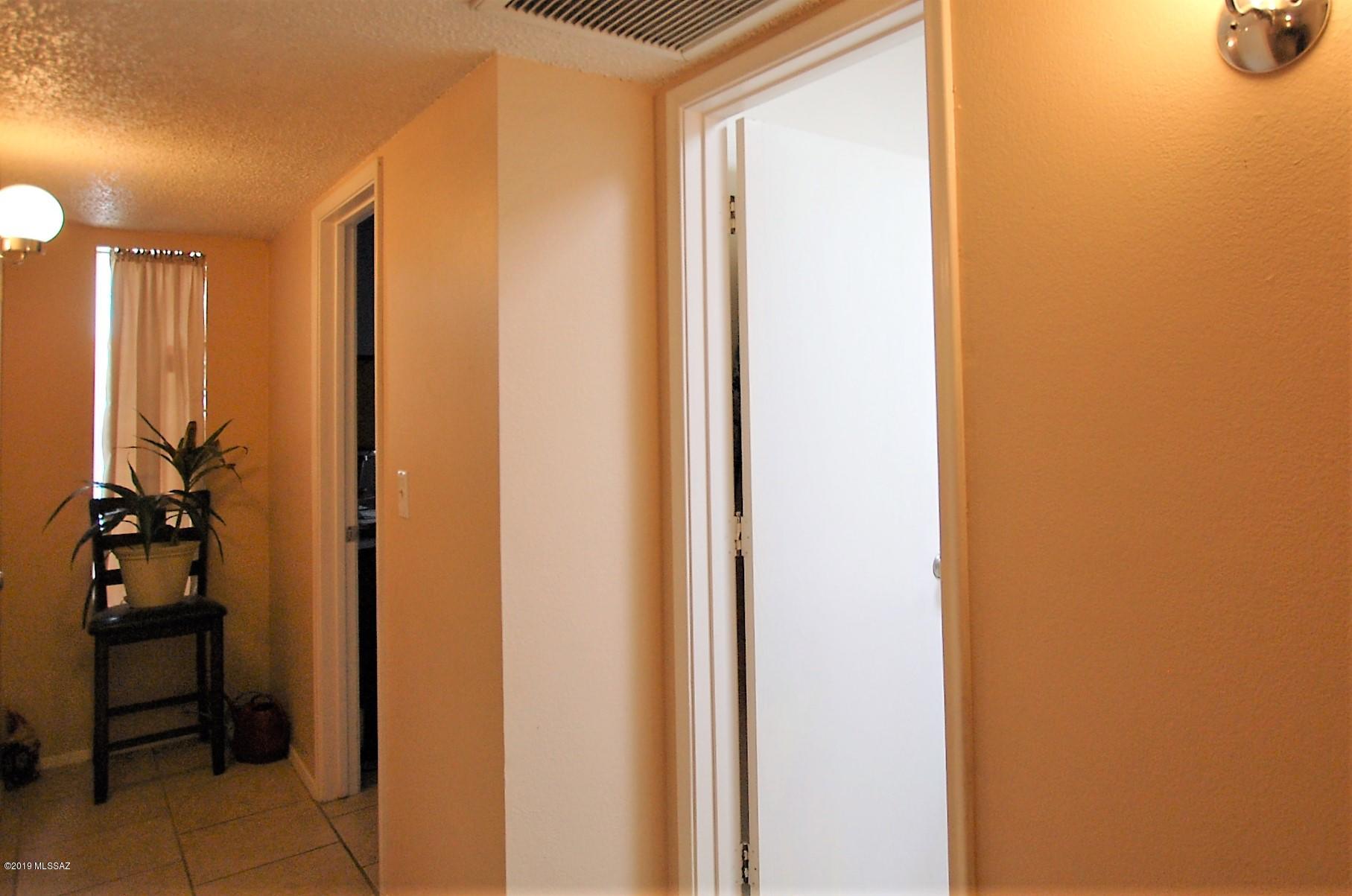 924 South Pantano Road Tucson, AZ 85710 - Photo 18 of 25 Gallery Image 18