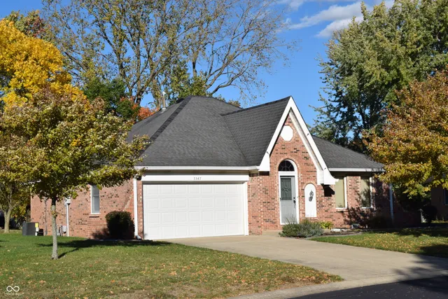 $235,000 | 1247 Holiday Lane East, Brownsburg, IN 46112