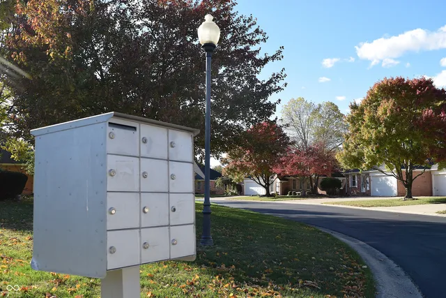 $235,000 | 1247 Holiday Lane East, Brownsburg, IN 46112