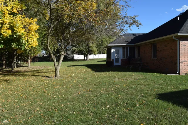 $235,000 | 1247 Holiday Lane East, Brownsburg, IN 46112