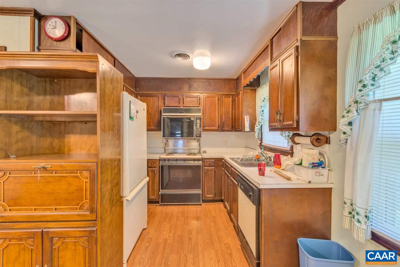 712 Rockcreek Road, Unit B Charlottesville, VA 22903 - Photo 10 of 12