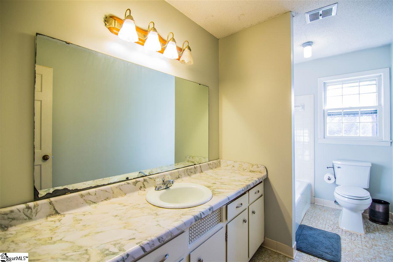 108 Holly Road Taylors, SC 29687 - Photo 8 of 23 Gallery Image 8