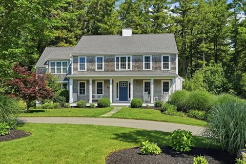 $1,099,000 | 7 Fountain Knoll Lane, Kingston, MA 02364