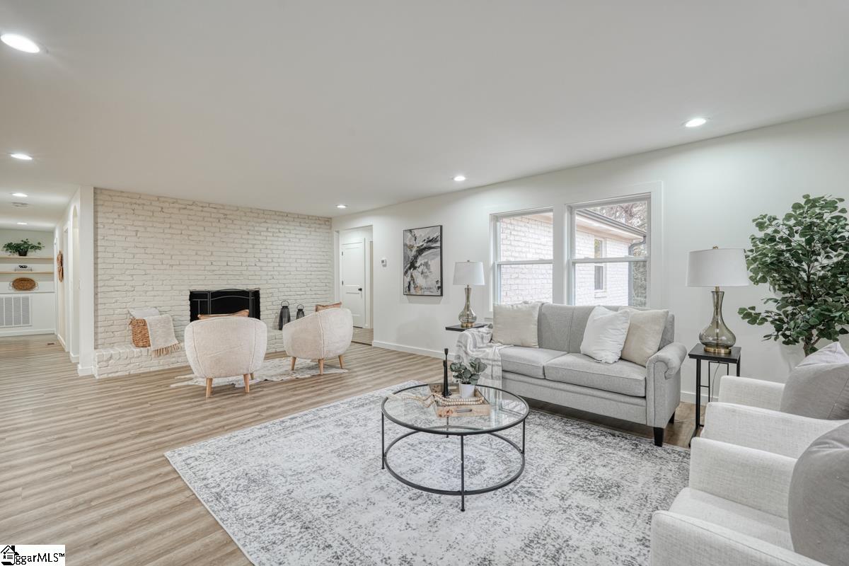 140 Rose Circle Greenville, SC 29607 - Photo 14 of 36 Gallery Image 14