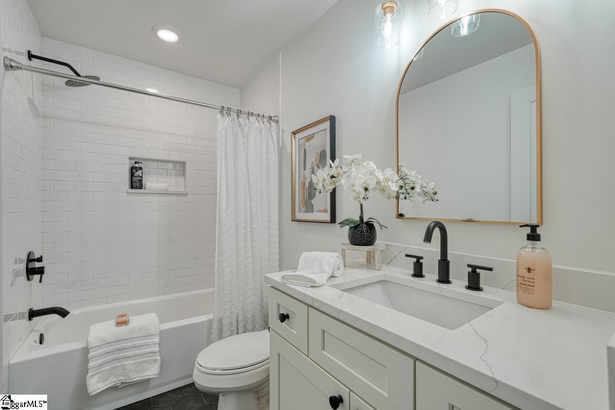 140 Rose Circle Greenville, SC 29607 - Photo 26 of 36 Gallery Image 26