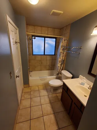 $2,200 | 357 Bloomfield Lane, Unit 3, Glen Ellyn, IL 60137