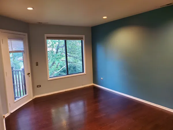 $2,200 | 357 Bloomfield Lane, Unit 3, Glen Ellyn, IL 60137