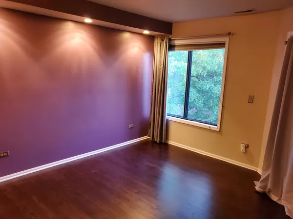 $2,200 | 357 Bloomfield Lane, Unit 3, Glen Ellyn, IL 60137