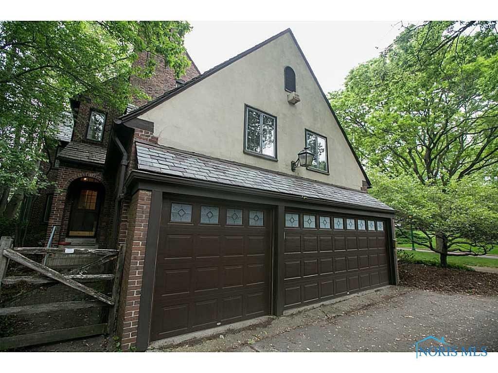 3491 Brookside Road Toledo, OH 43606 - Photo 4 of 18 Detached Garage.