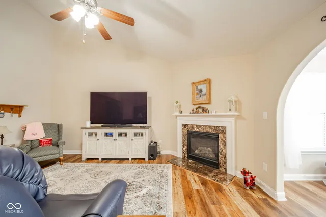 $255,000 | 541 Greenwood Trace Drive, Whiteland, IN 46184