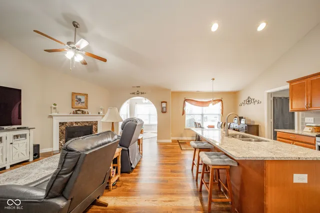 $255,000 | 541 Greenwood Trace Drive, Whiteland, IN 46184