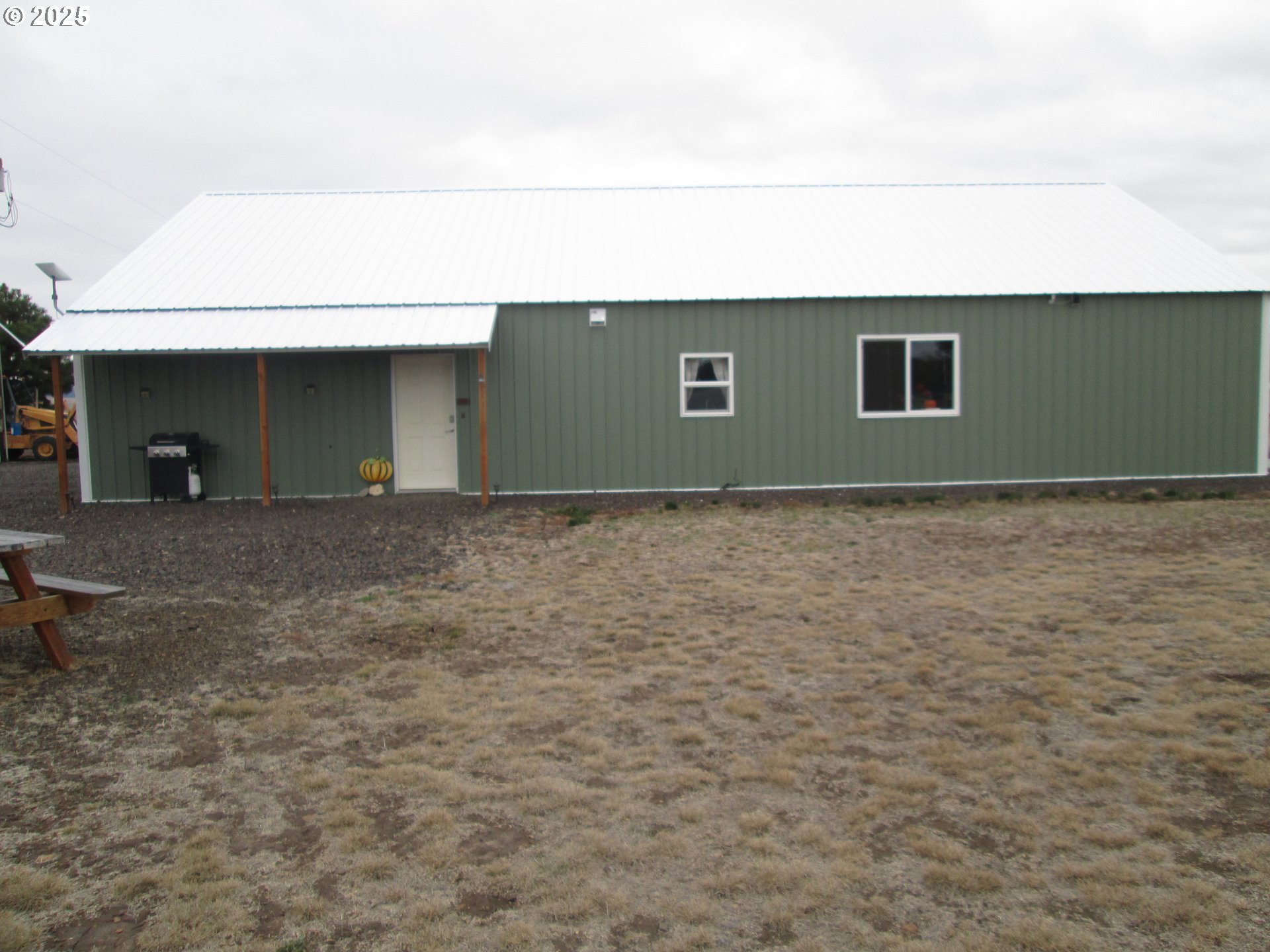 404 Pendleton Avenue Ukiah, OR 97880 - Photo 1 of 12 a view of outdoor space