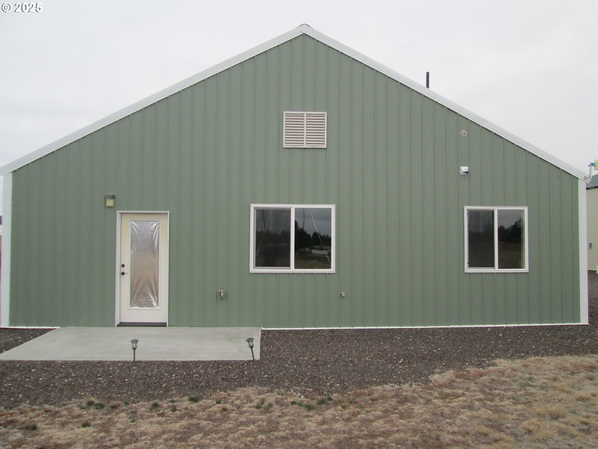 404 Pendleton Avenue Ukiah, OR 97880 - Photo 2 of 12 a view of an ocean