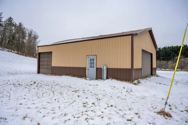 $300,000 | 29431 Maxwell Hill Road, Cazenovia, WI 53924