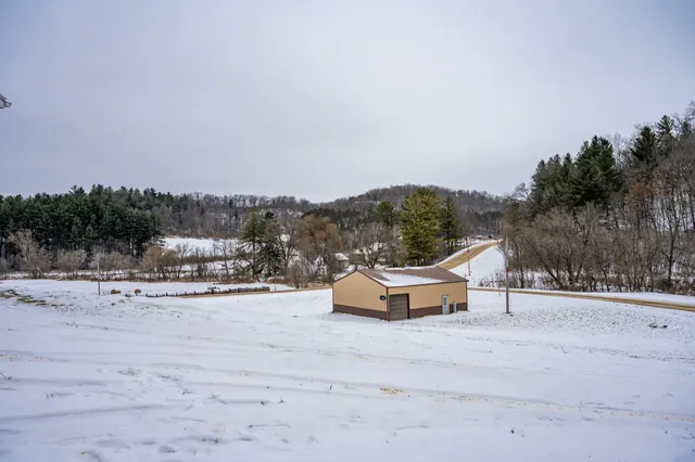 $300,000 | 29431 Maxwell Hill Road, Cazenovia, WI 53924