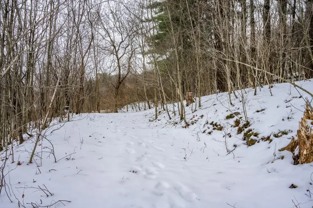 $300,000 | 29431 Maxwell Hill Road, Cazenovia, WI 53924