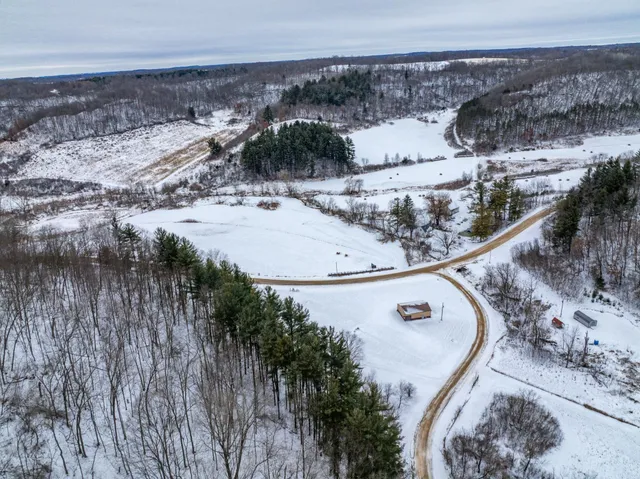 $300,000 | 29431 Maxwell Hill Road, Cazenovia, WI 53924