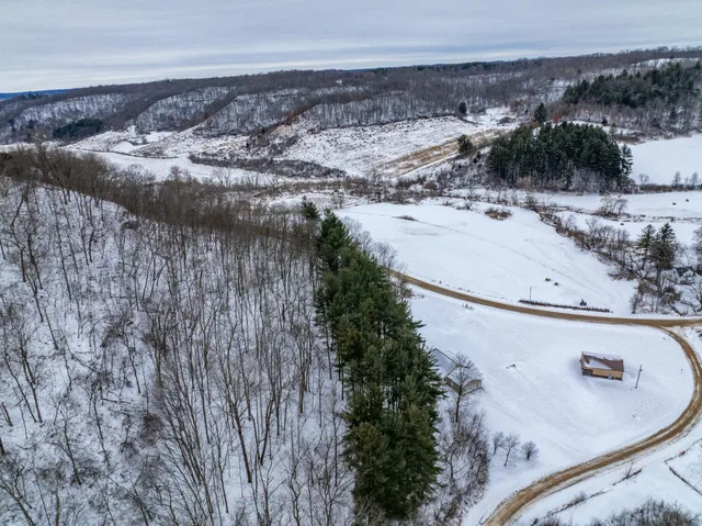 $300,000 | 29431 Maxwell Hill Road, Cazenovia, WI 53924