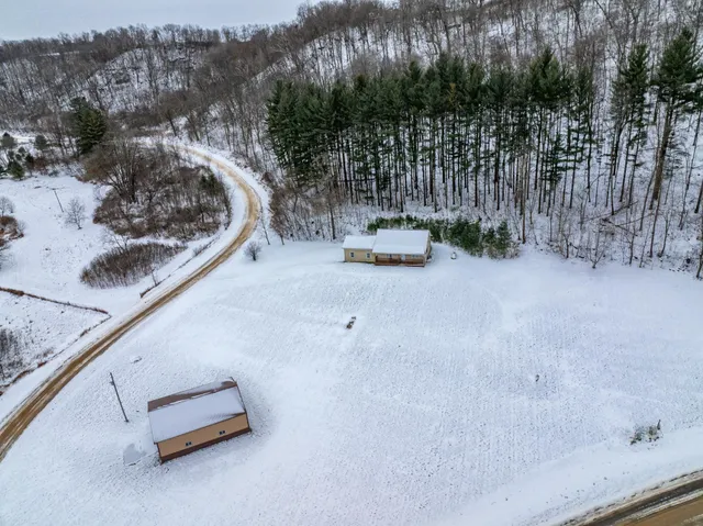 $300,000 | 29431 Maxwell Hill Road, Cazenovia, WI 53924