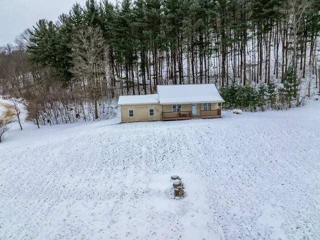 $300,000 | 29431 Maxwell Hill Road, Cazenovia, WI 53924