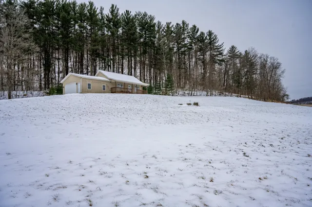 $300,000 | 29431 Maxwell Hill Road, Cazenovia, WI 53924