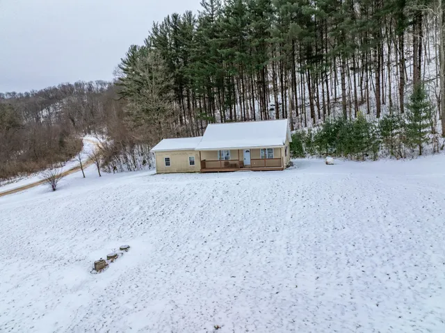 $300,000 | 29431 Maxwell Hill Road, Cazenovia, WI 53924