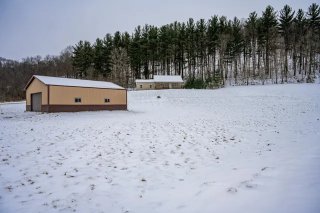 $300,000 | 29431 Maxwell Hill Road, Cazenovia, WI 53924
