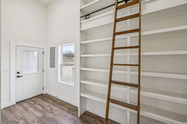 $650,000 | 300 County Road 5781, Castroville, TX 78009