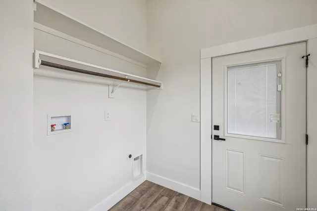 $650,000 | 300 County Road 5781, Castroville, TX 78009