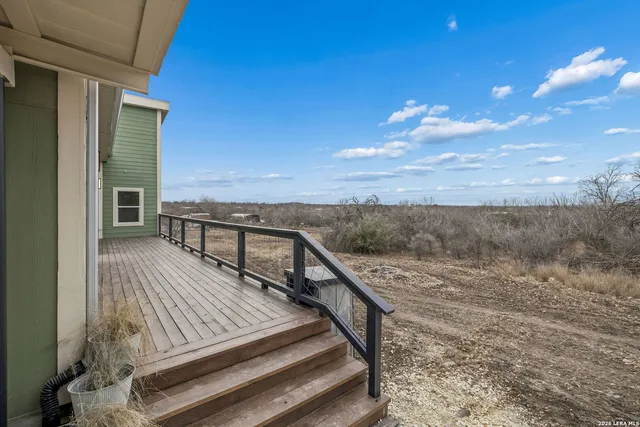 $650,000 | 300 County Road 5781, Castroville, TX 78009