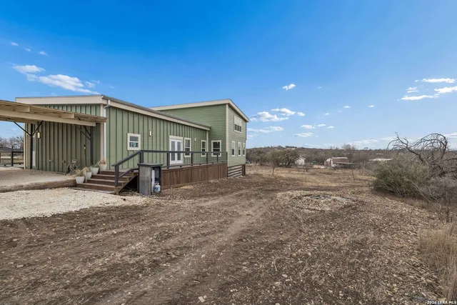 $650,000 | 300 County Road 5781, Castroville, TX 78009
