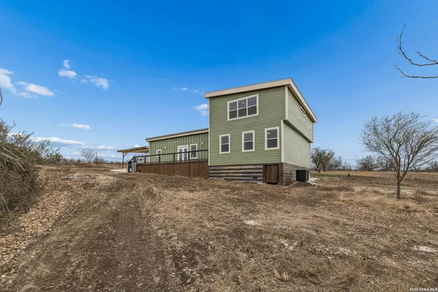 $650,000 | 300 County Road 5781, Castroville, TX 78009