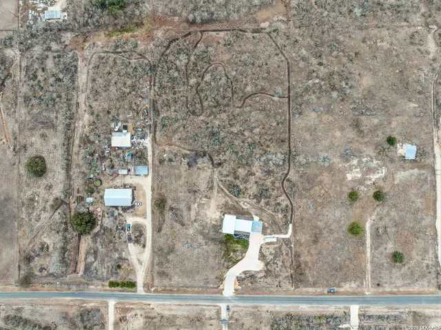 $650,000 | 300 County Road 5781, Castroville, TX 78009